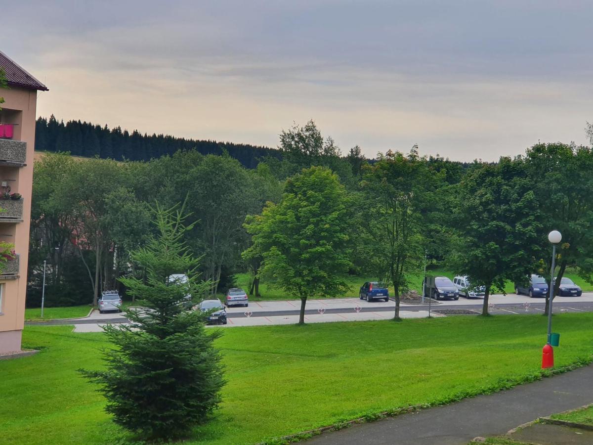 Family Apartman Kovářská Eksteriør bilde